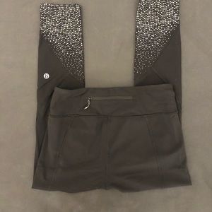 Lululemon Black Reflective Scalloped Tight Stuff Leggings - Size 6